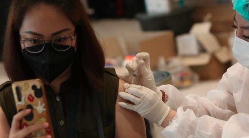 Syarat Wajib Booster Naik Pesawat