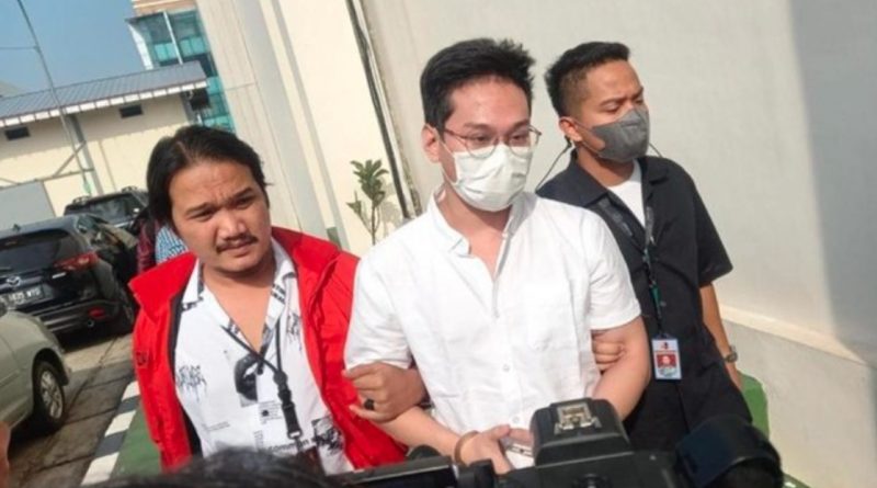 Indra Kenz Manfaatkan Celah Rendahnya Literasi Keuangan