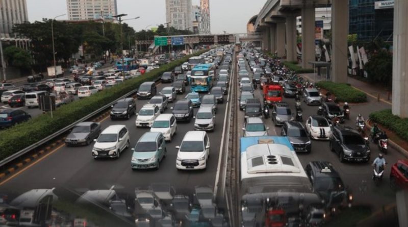 Pekerja DKI Siap-siap Pulang Kerja Lebih Malam