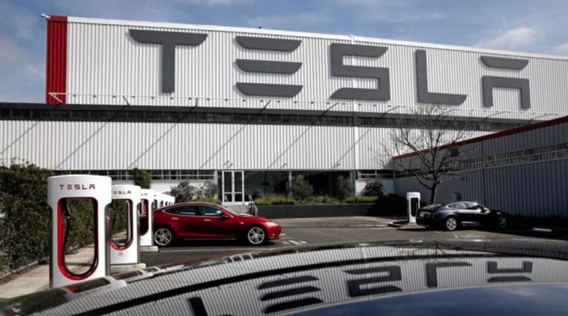 Microchip Tesla Lebih Pintar dari Otak Manusia di 2023