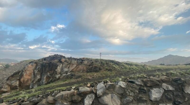 Gunung Tandus Mekkah Jadi Hijau