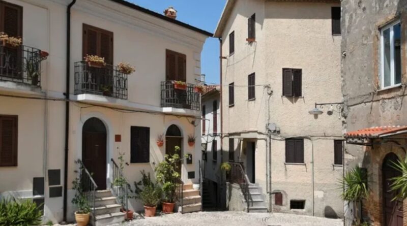 Ratusan Rumah di Italia Dijual Rp 15 Ribu