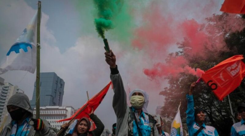 Buruh Ini Serentak Dukung Anies Baswedan