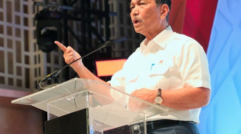Luhut Sebut Indonesia Bisa Produksi Mobil Listrik pada 2025