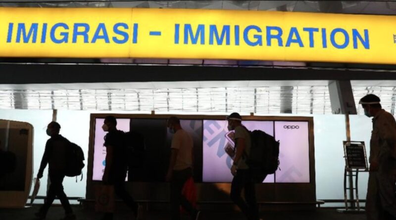 Penjelasan Love Scamming yang Bikin 132 WNA China Dideportasi