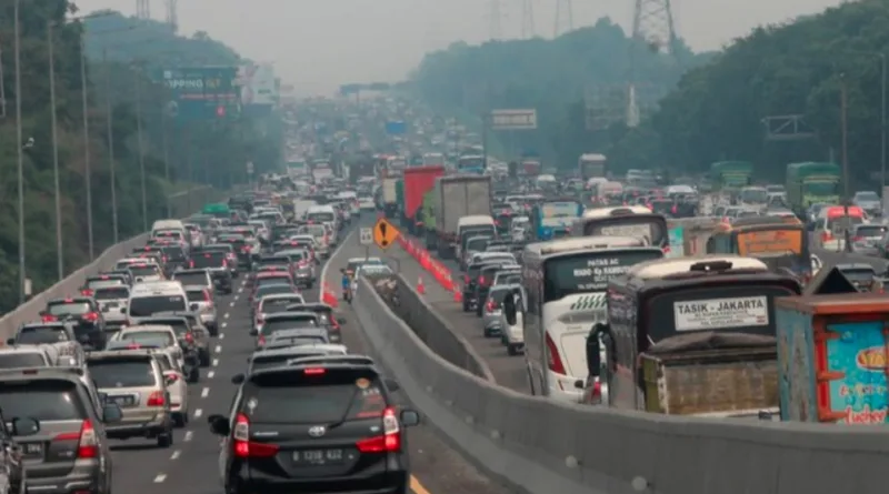 Tol Jakarta-Cikampek Berlakukan Contraflow