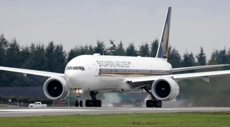 Singapore Airlines Mendarat Darurat
