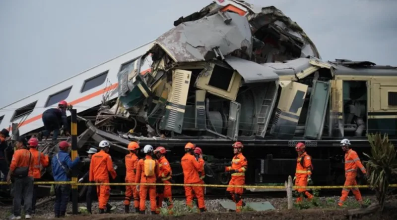 Tabrakan Kereta Bandung Raya dan KA Turangga