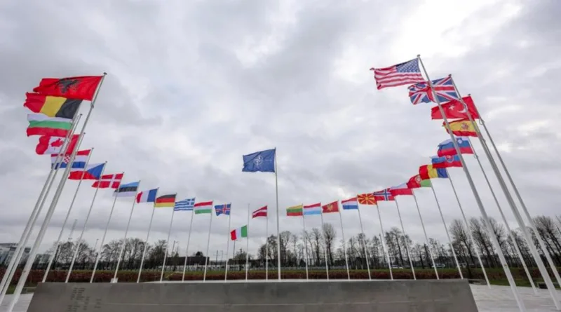 Meramal Nasib NATO dan UE Jikalau Hidup Tanpa Amerika Serikat