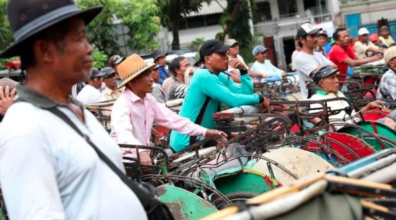 Tukang Becak Dapat Uang Rp 50 Miliar Semalam