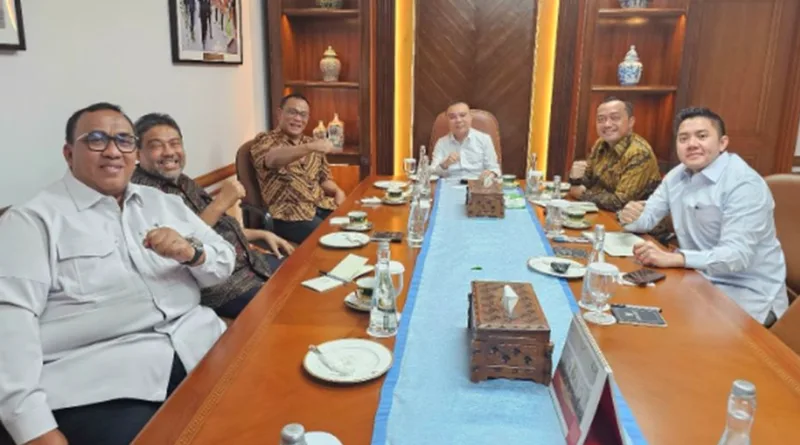 3 Bos Besar Buruh RI Bertemu Dasco-Mensesneg-Seskab Teddy