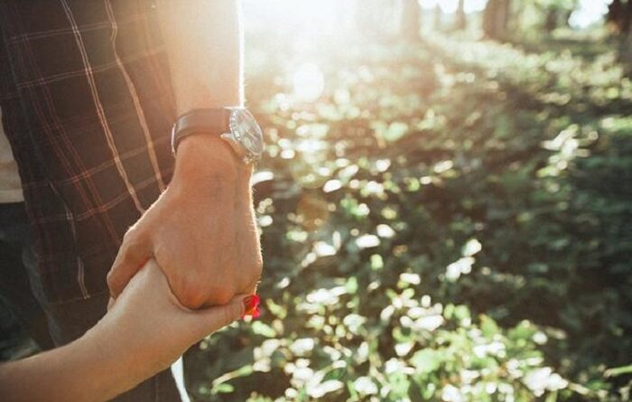 cinta yang benar tidak jadi pembohong